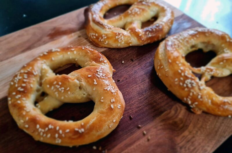 How to Bake Soft Pretzels with Simple Ingredients