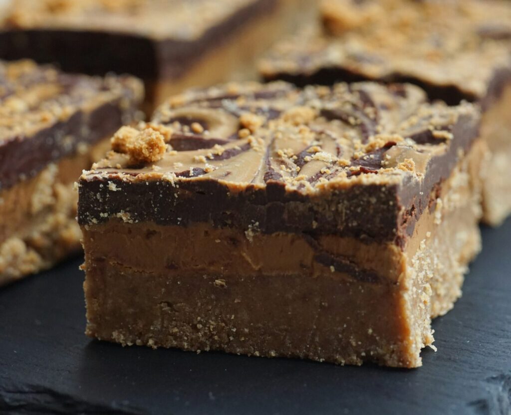 No-Bake Chocolate Peanut Butter Bars