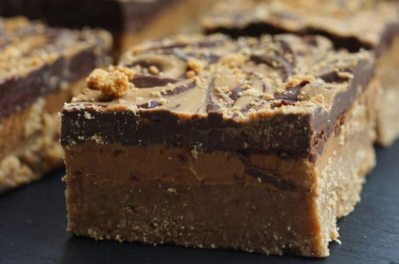 No-Bake Chocolate Peanut Butter Bars (Easy & Irresistible)