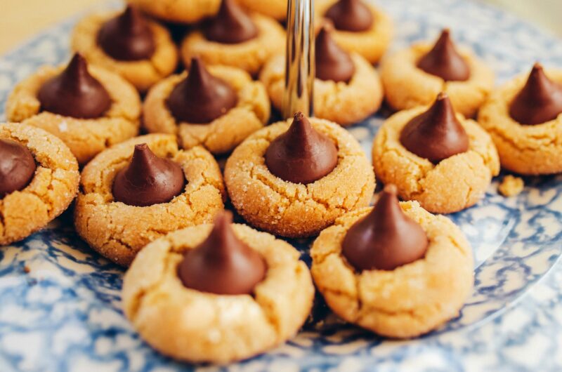 The Best Peanut Butter Blossoms – Soft, Chewy & Irresistible